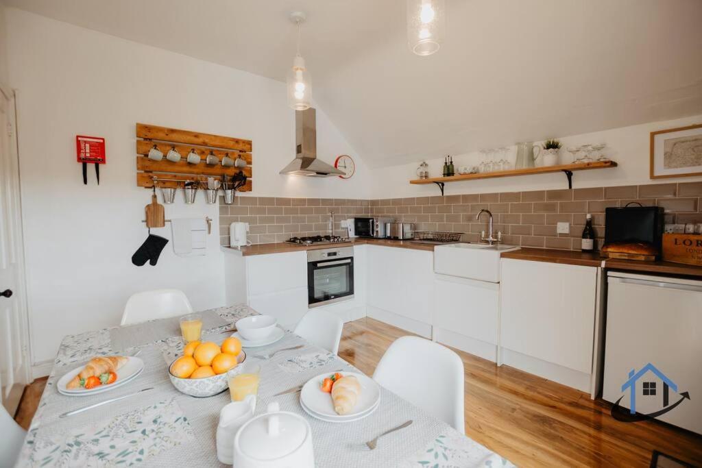 Indigo Snug - Gorgeous 2 Bed Flat In The Heart Of Cromer Exteriör bild